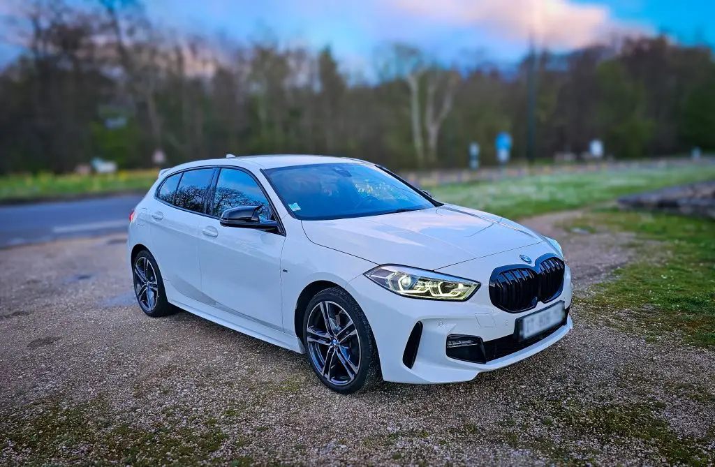 BMW 118i DKG7 Pack M Cockpit ,HUD Affichage tête haute / Harman Kardon