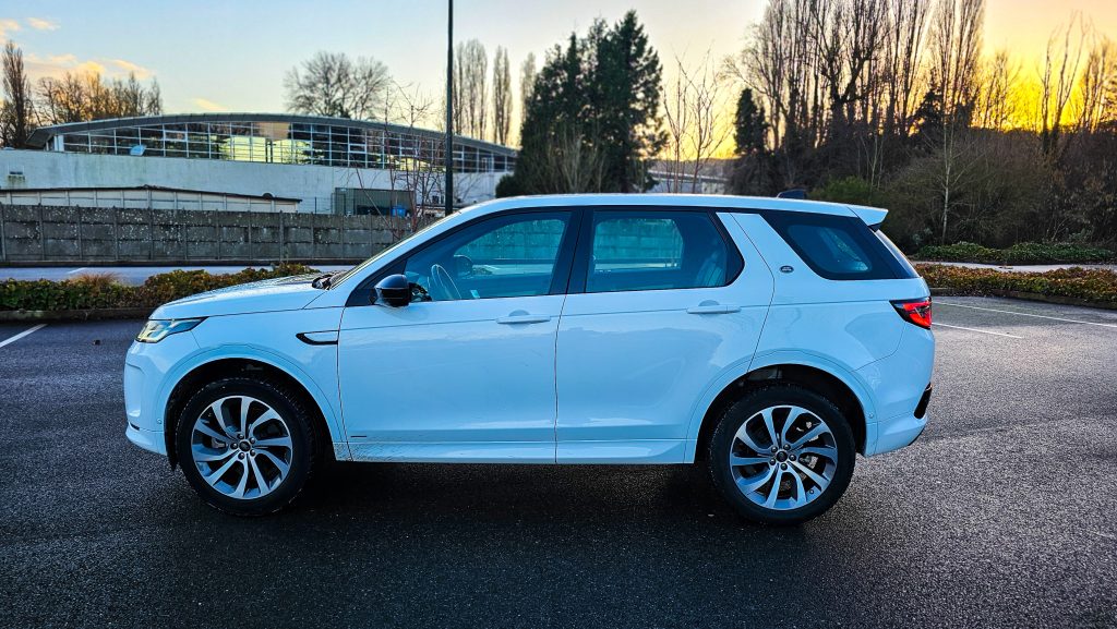 Land Rover Discovery Sport Mark VI D200 MHEV AWD BVA R-DYNAMIC SE